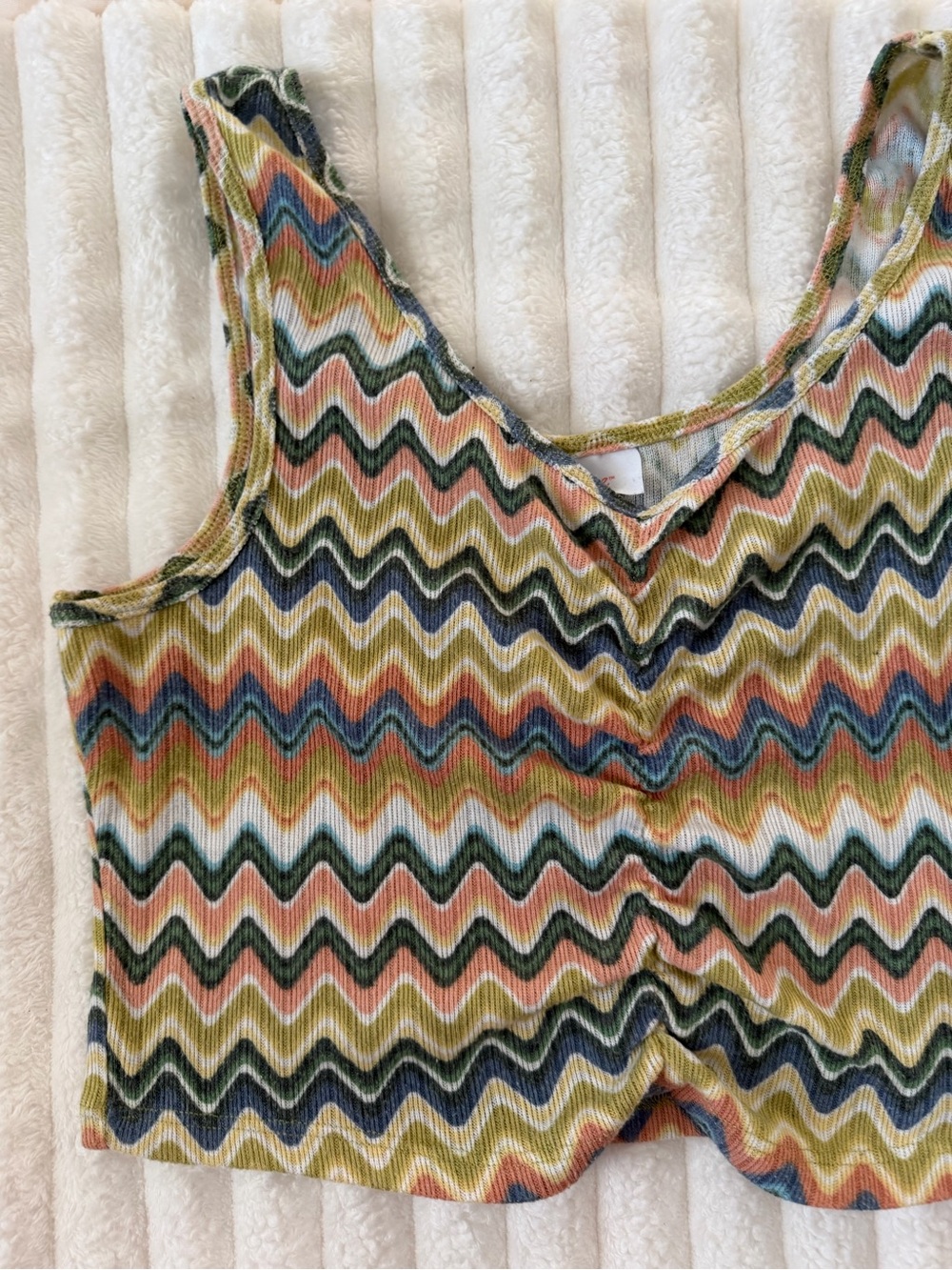 Colsie Multicolor Chevron Ribbed Crop Top - Picture 2 of 4